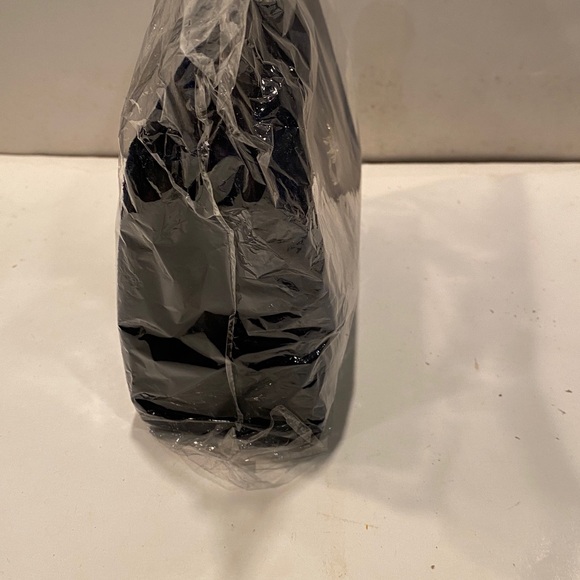 NIP & Vintage Girl’s Black Velvet Purse - Picture 4 of 4